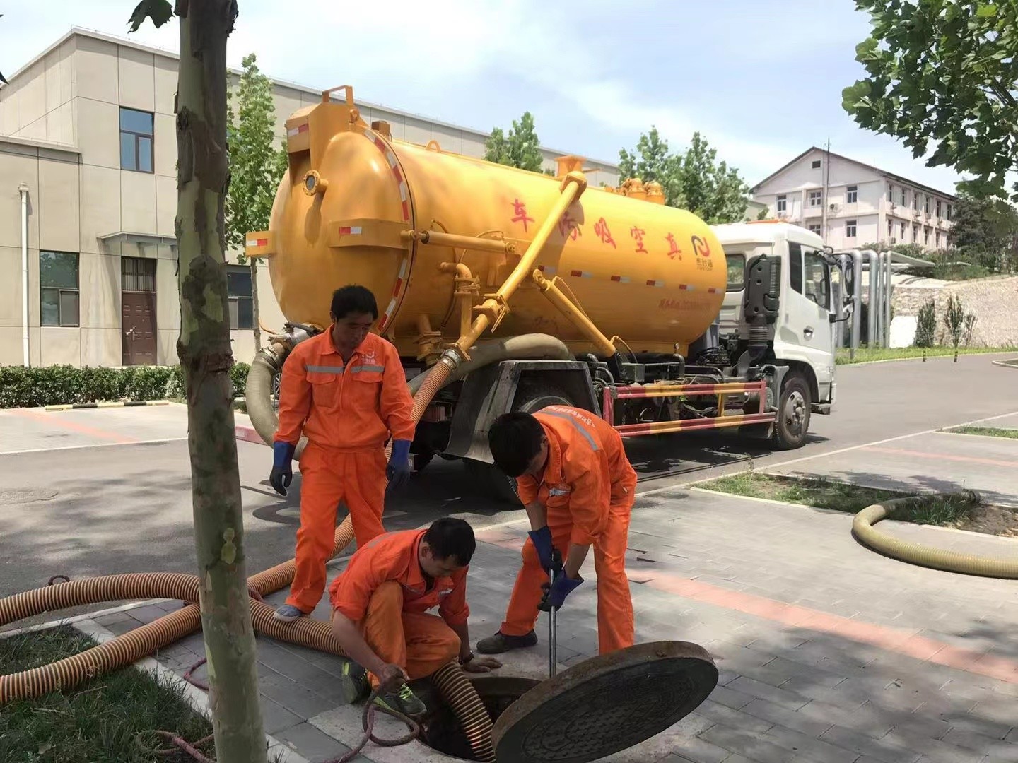 竟陵街道化粪池清理与5-8吨吸粪车施工效率分析